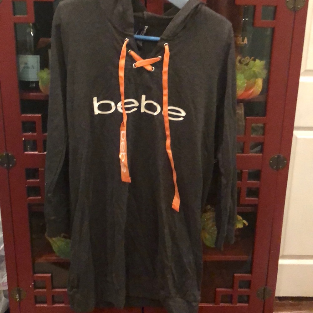 Brand new with tag/ run small/fits like a Medium